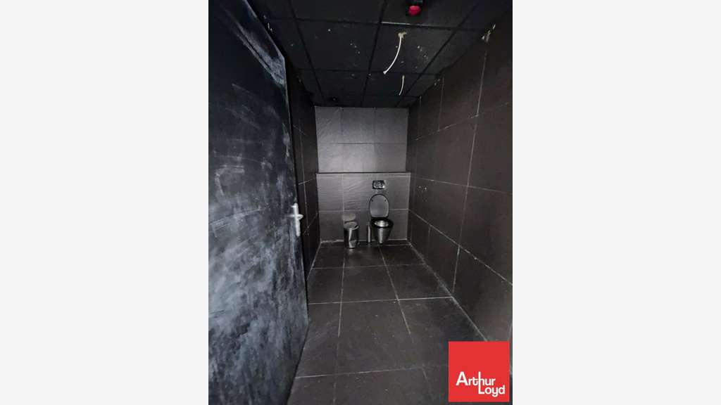 Local commercial 268m² à louer à Poitiers