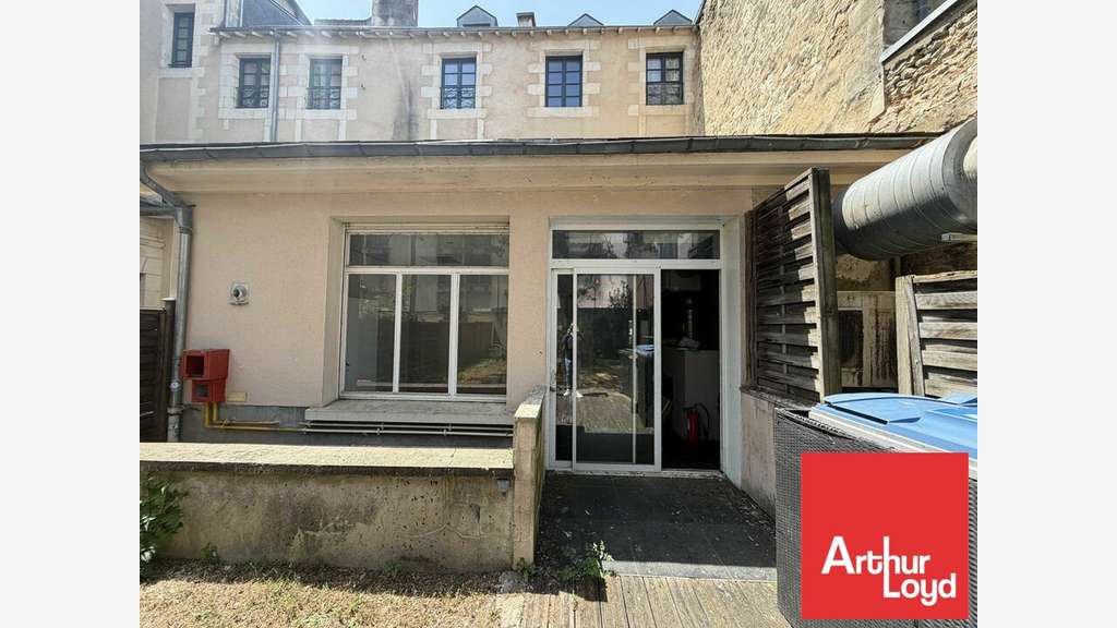 Local commercial 268m² à louer à Poitiers