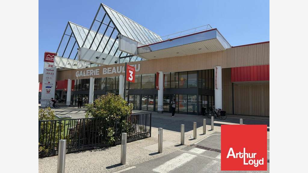 POITIERS - LOCAL COMMERCIAL à louer