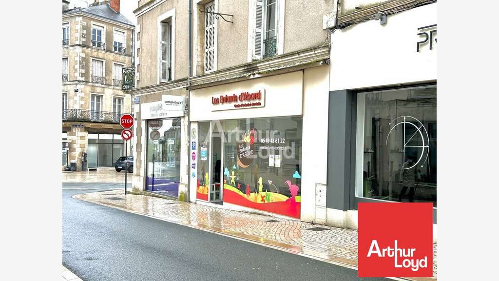 POITIERS - LOCAL COMMERCIAL à louer