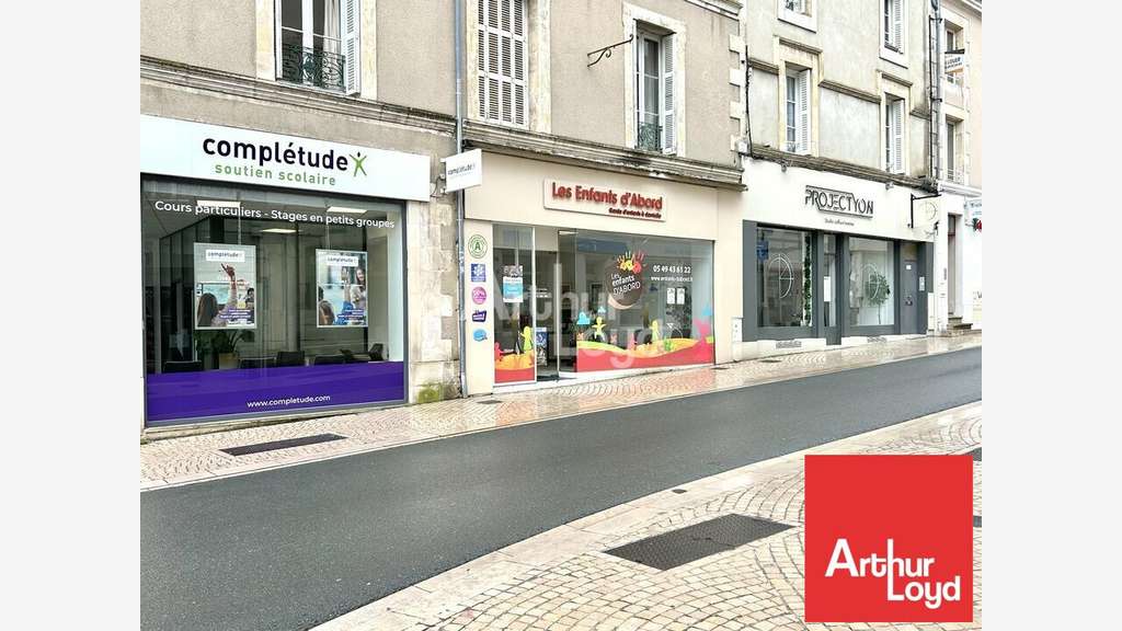 POITIERS - LOCAL COMMERCIAL à louer