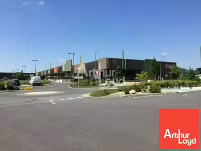 POITIERS - LOCAL COMMERCIAL à louer