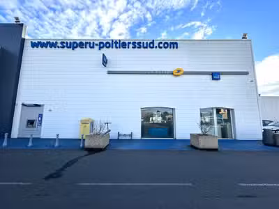 POITIERS - LOCAL COMMERCIAL à louer