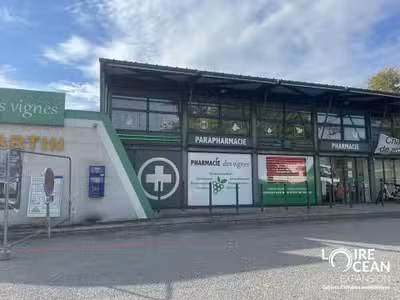 PONT-SAINT-MARTIN  LOCAL COMMERCIAL 270 m²