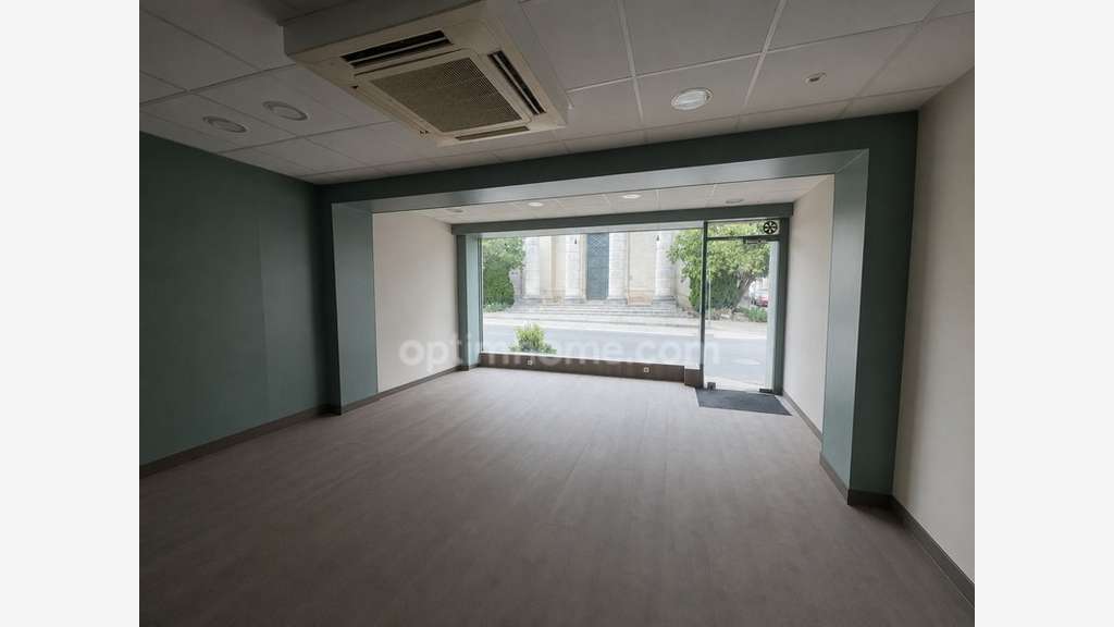 A louer local commercial de 44m² centre Pontailler