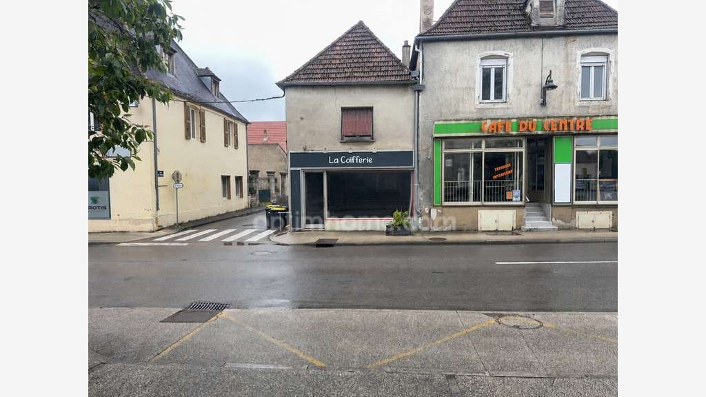 A louer local commercial de 44m² centre Pontailler