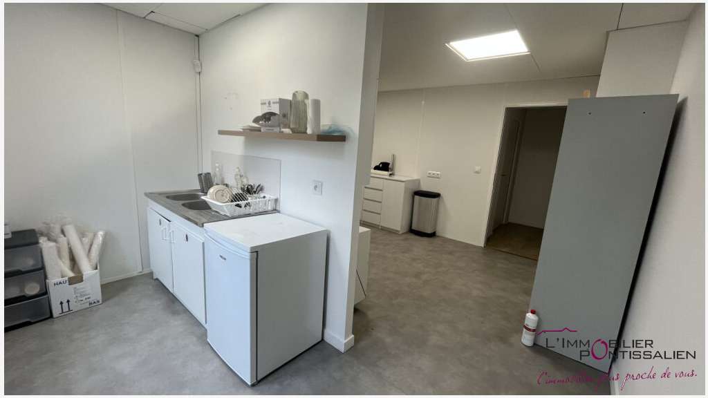 A louer local commercial 175m² à Pontarlier centre
