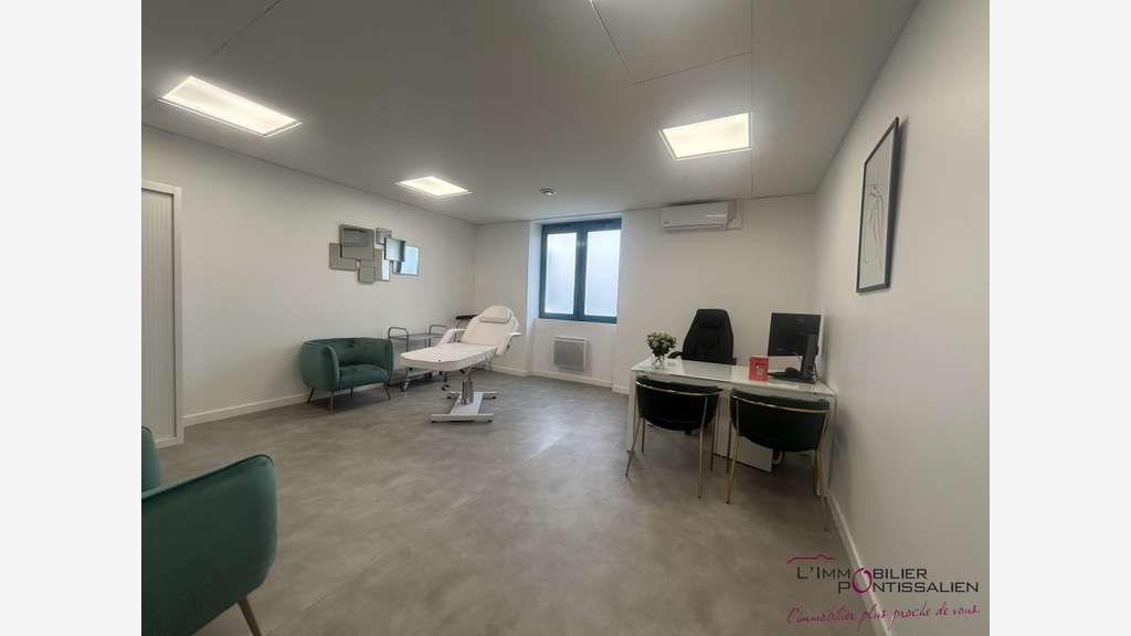 A louer local commercial 175m² à Pontarlier centre