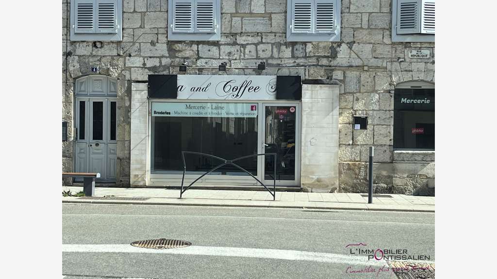 Local commercial 90m² centre-ville de Pontarlier