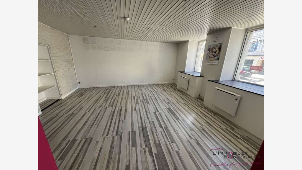 Local commercial 90m² centre-ville de Pontarlier