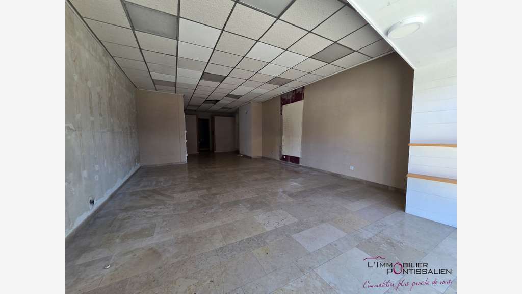 A louer local commercial 69m² Pontarlier centre
