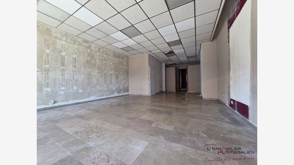A louer local commercial 69m² Pontarlier centre