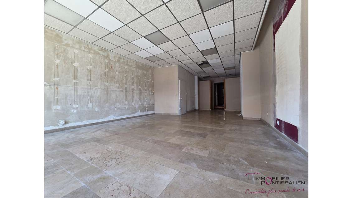 A louer local commercial 69m² Pontarlier centre