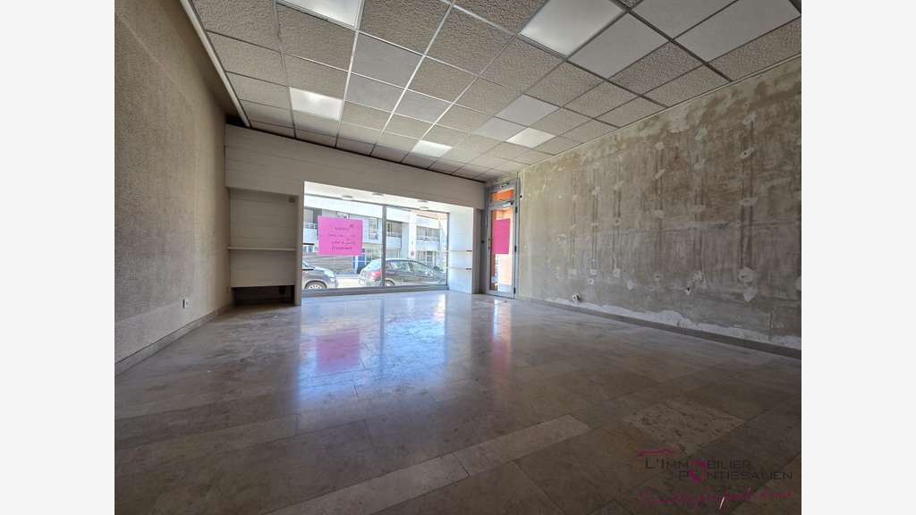 A louer local commercial 69m² Pontarlier centre
