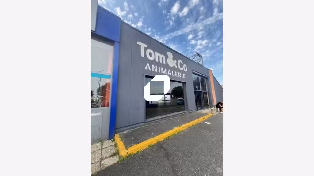 A louer Local commercial 628m² Pontault combault