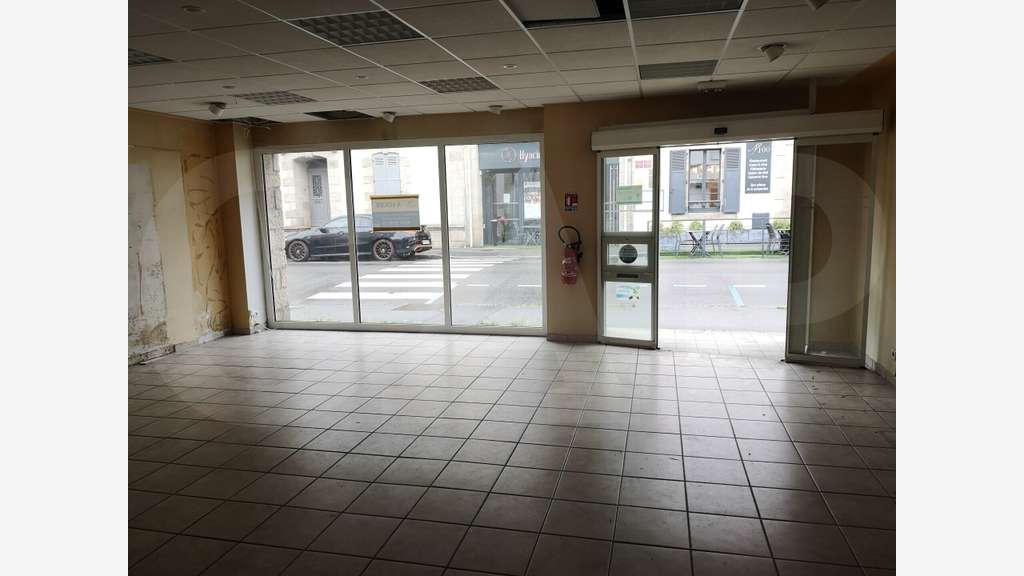 Local commercial 120m² axe principal de Pontivy