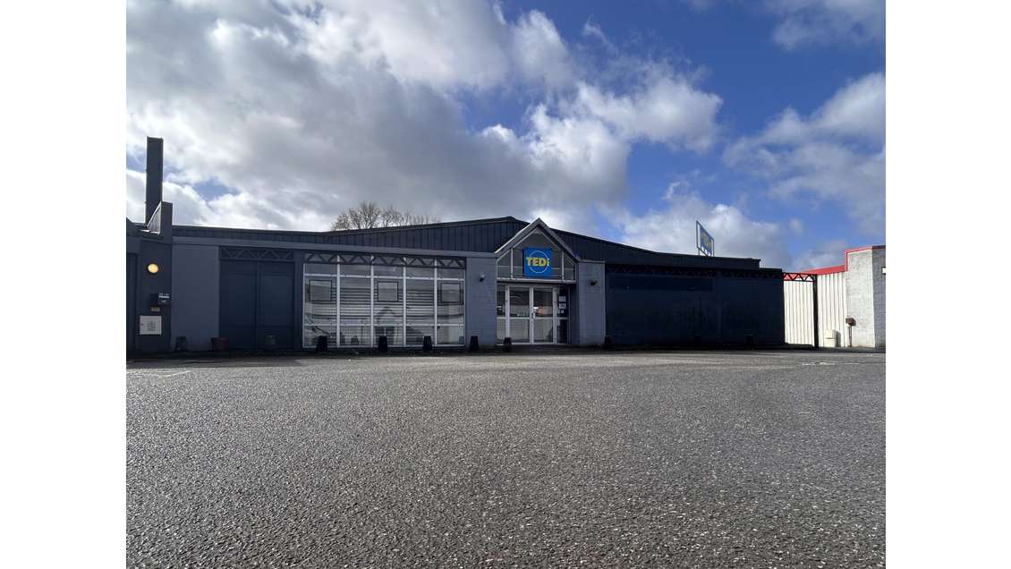 A louer bâtiment commercial 848m² à Pontivy 