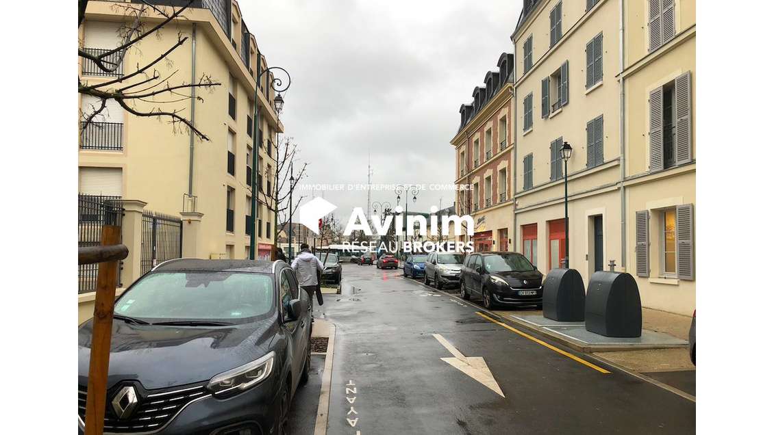 Local commercial 271m² en centre ville de Pontoise