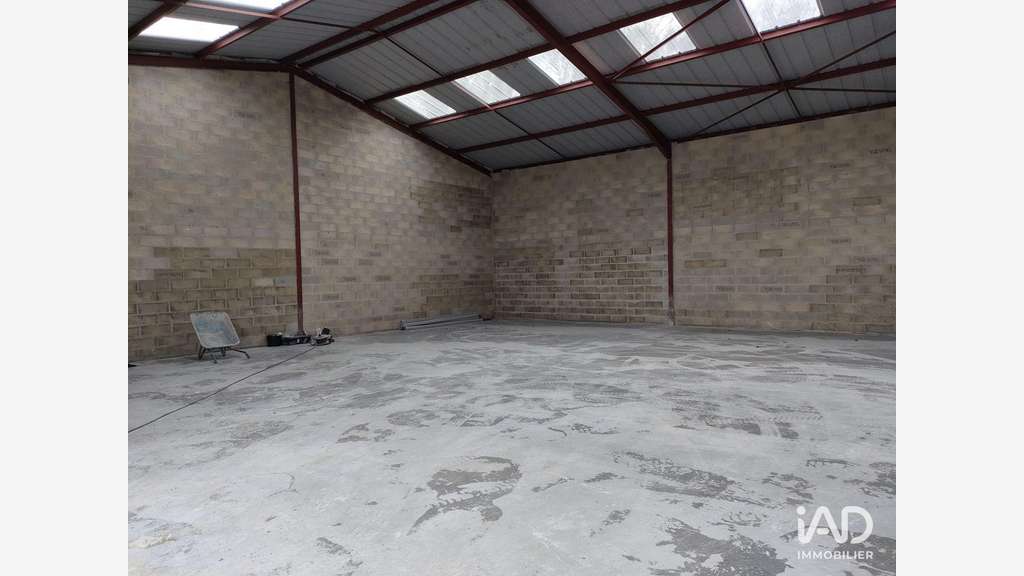 A louer entrepôt de stockage 500m² à Pontpoint