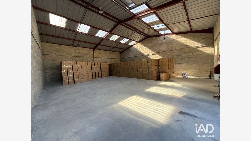 A louer entrepôt de stockage 500m² à Pontpoint