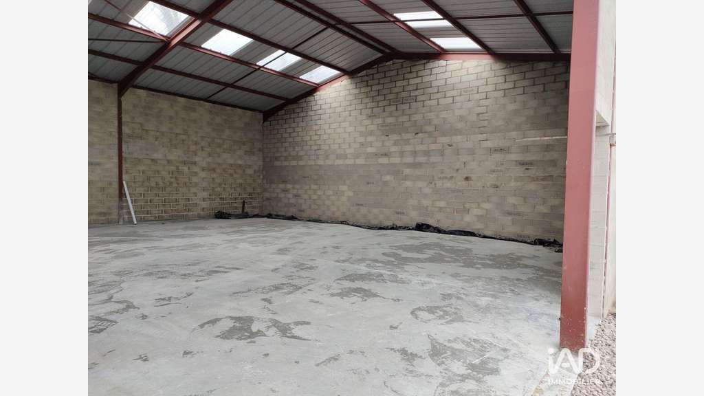 A louer entrepôt de stockage 500m² à Pontpoint