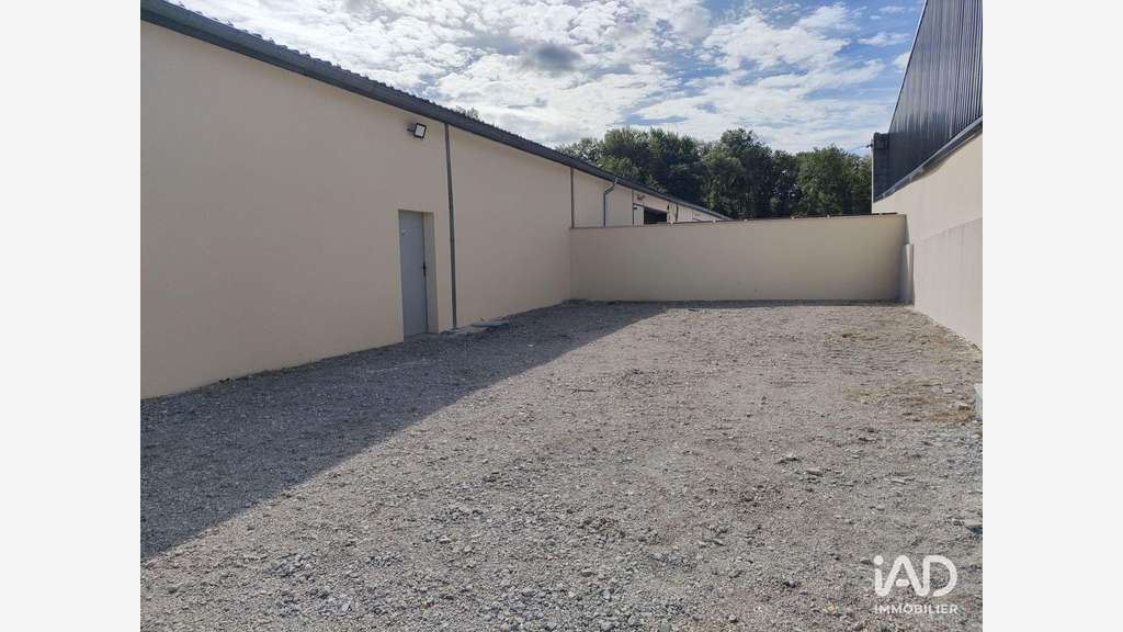 A louer entrepôt stockage de 155m² à Pontpoint