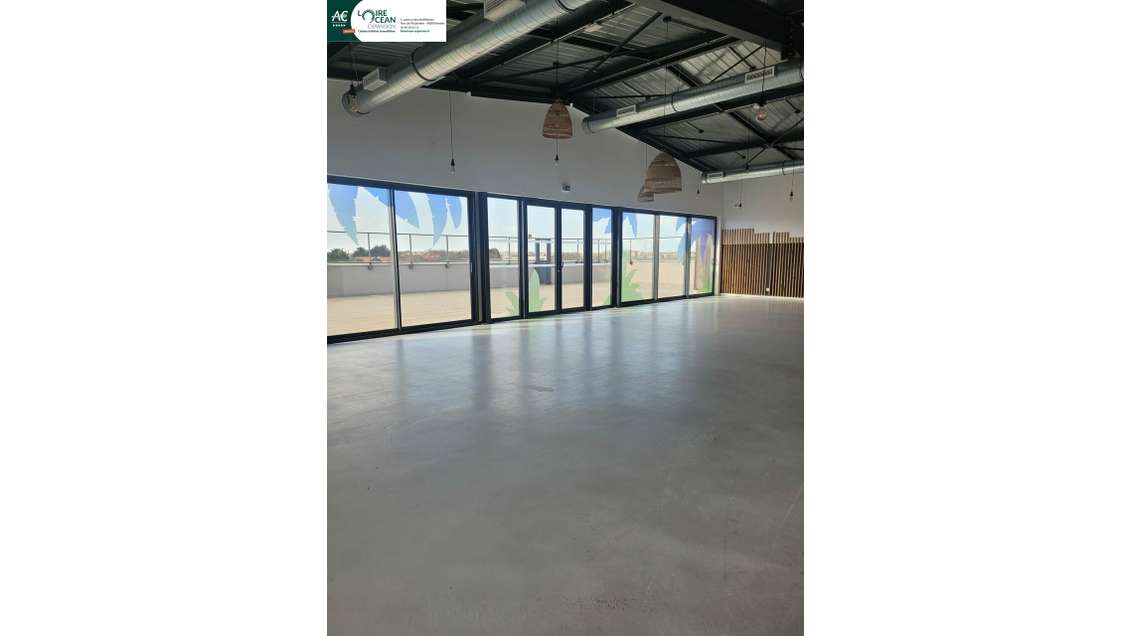 Local commercial à louer avec terrasse à Pornic