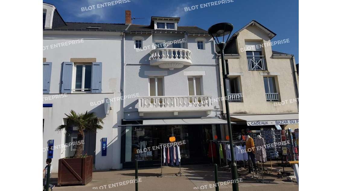 A louer local commercial de 99m² en RDC à Pornic