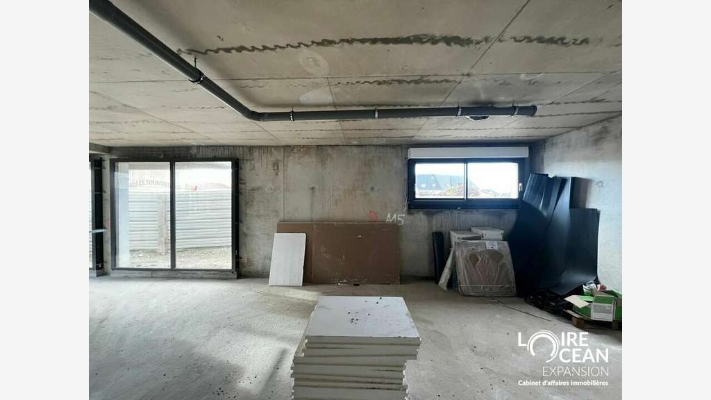 A louer local commercial neuf 74m² à Pornic