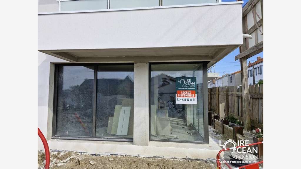 A louer local commercial neuf 74m² à Pornic