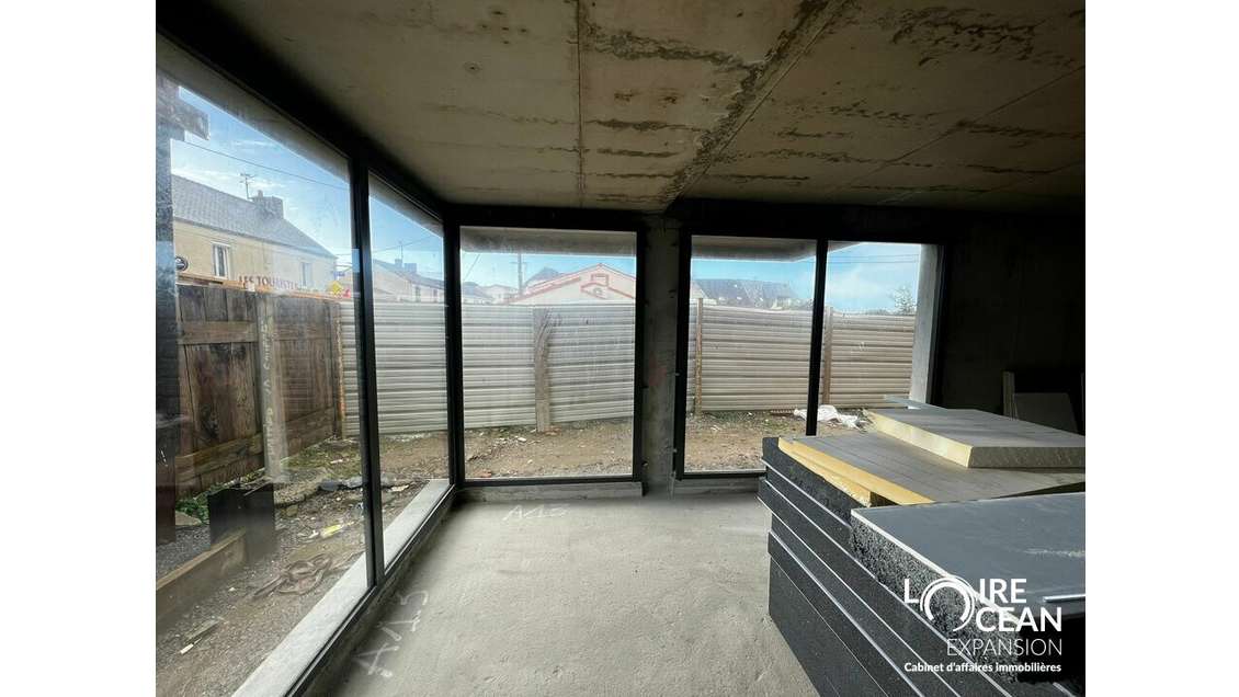A louer local commercial neuf 74m² à Pornic