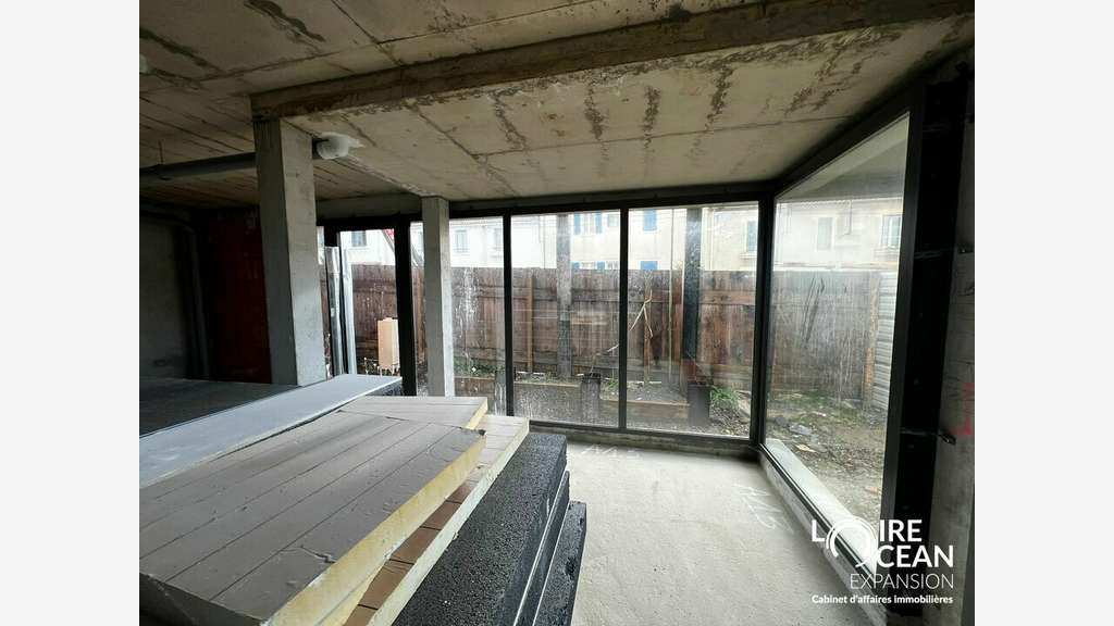 A louer local commercial neuf 74m² à Pornic
