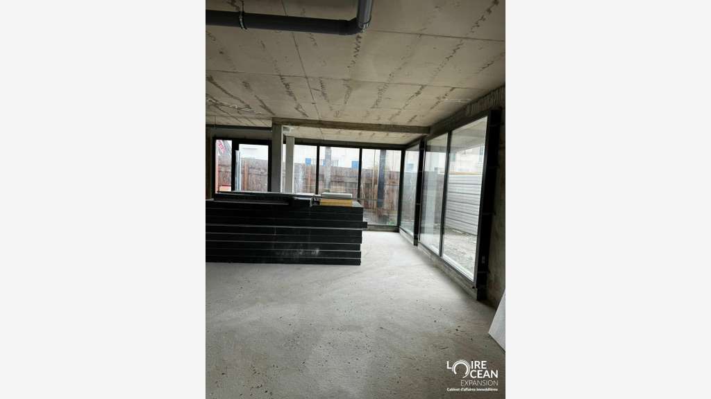 A louer local commercial neuf 74m² à Pornic