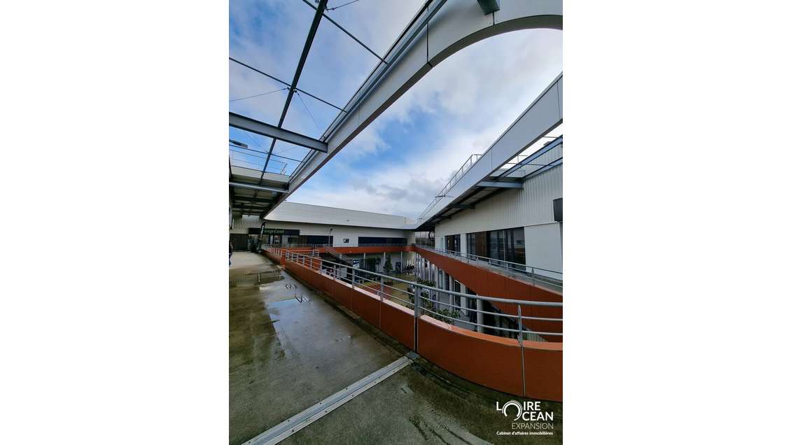 A LOUER LOCAL COMMERCIAL