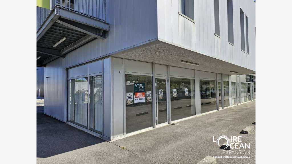 A louer local commercial env. 150m² à Pornic