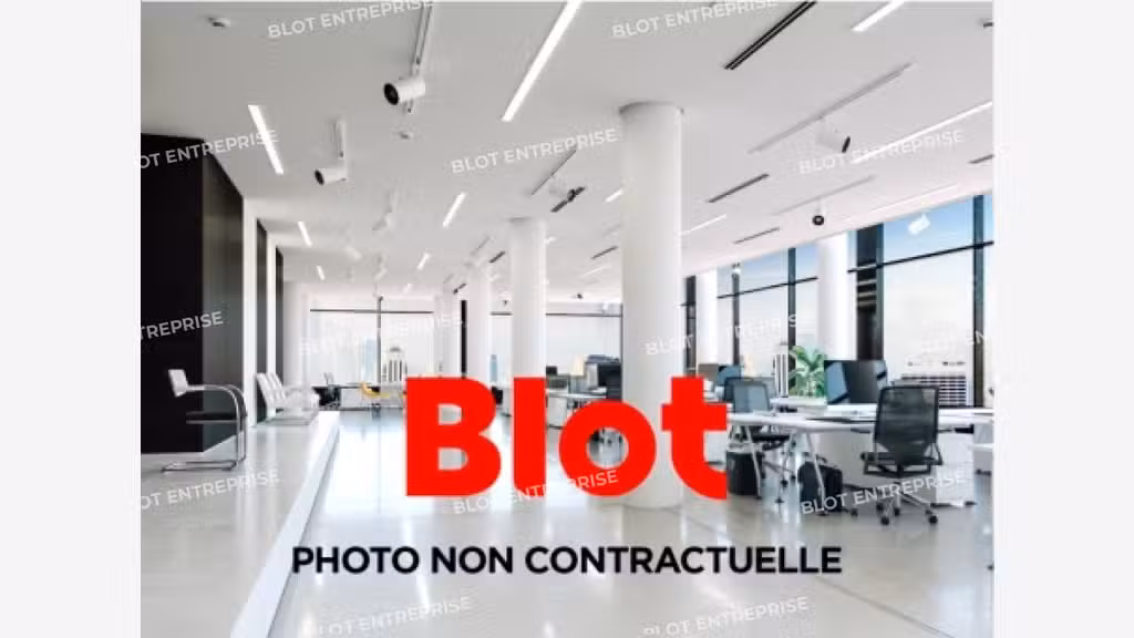 À LOUER - LOCAUX COMMERCIAUX - 468 M² - PORNIC
