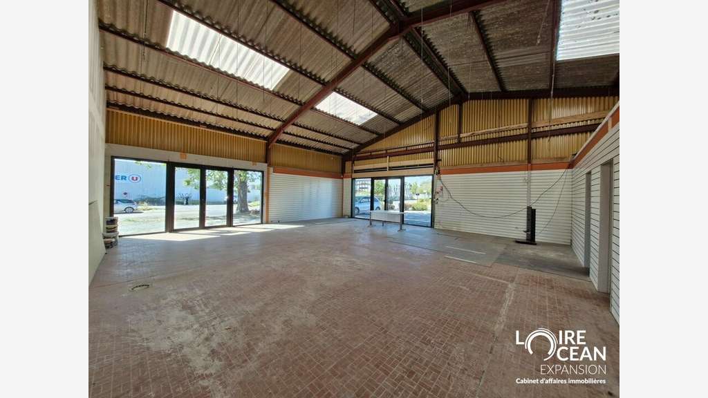 Local commercial de 135m² à louer en angle Pornic