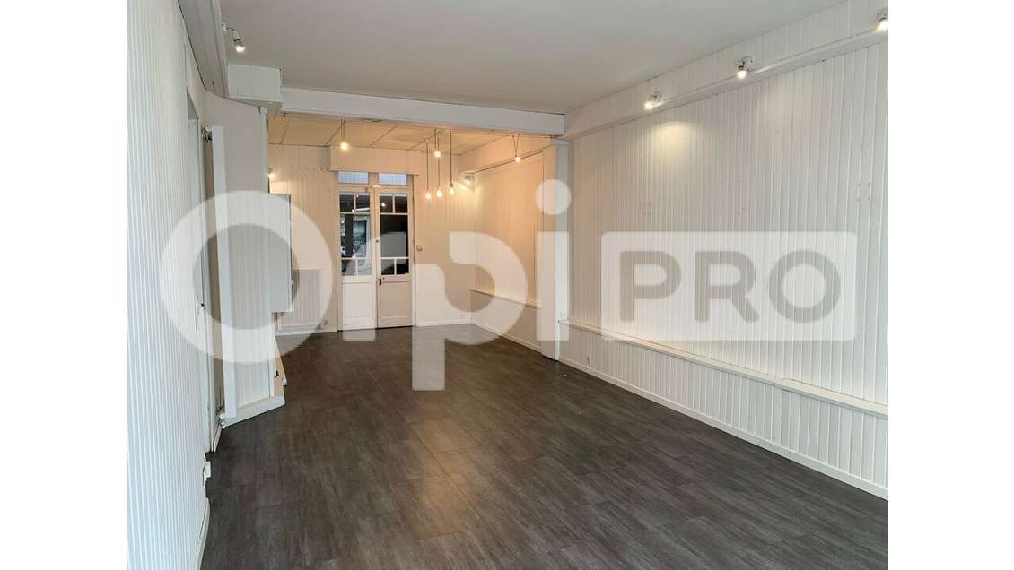 A Louer local commercial 46m² à Pornichet centre 