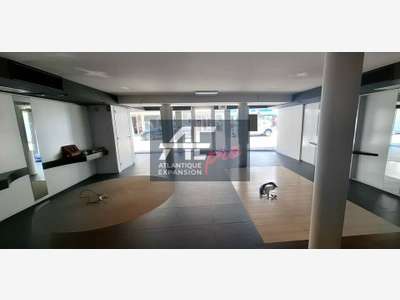 Local commercial 89m² bon état à louer à Pornichet