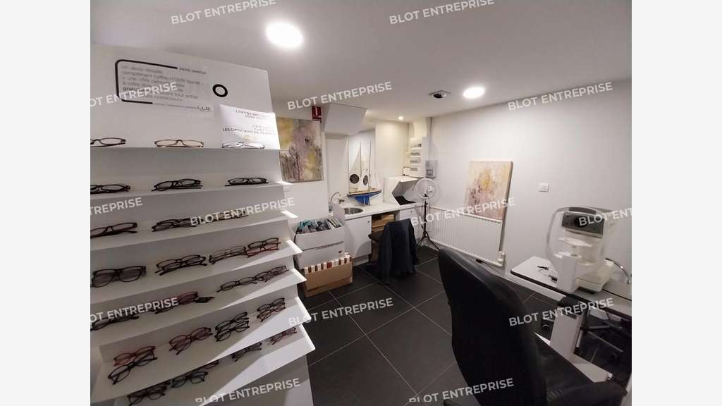 A louer local 89m² avec vitrine à Pornichet