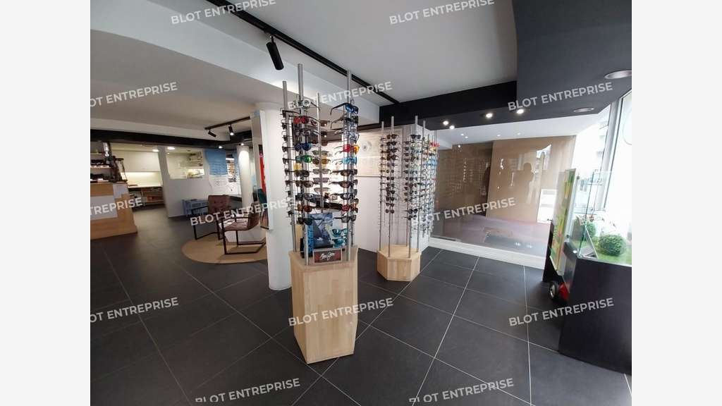 A louer local 89m² avec vitrine à Pornichet