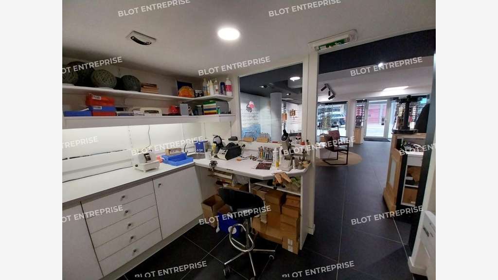 A louer local 89m² avec vitrine à Pornichet