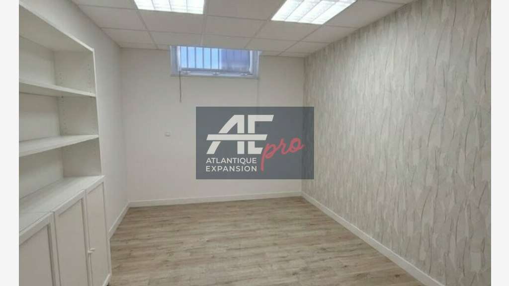 Loue local commercial de 92m² à Pornichet