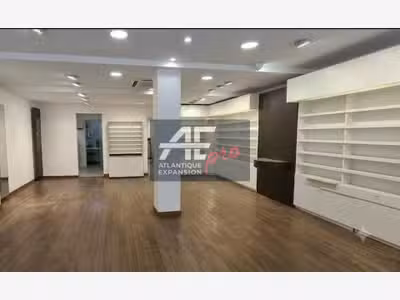 Loue local commercial de 92m² à Pornichet