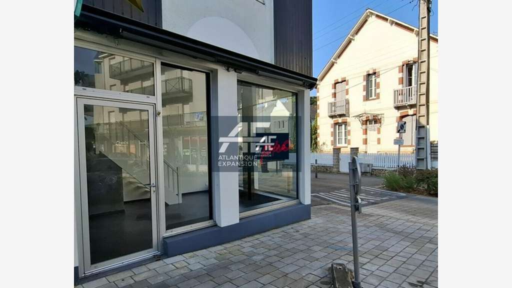 44 - PORNICHET - LOCAL COMMERCIAL à louer
