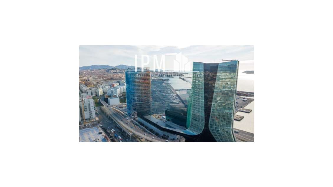 A louer local commercial de 420m² Port de Bouc