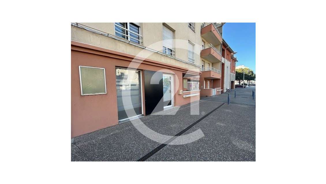 A louer local de 51m² à Portes Les Valence centre