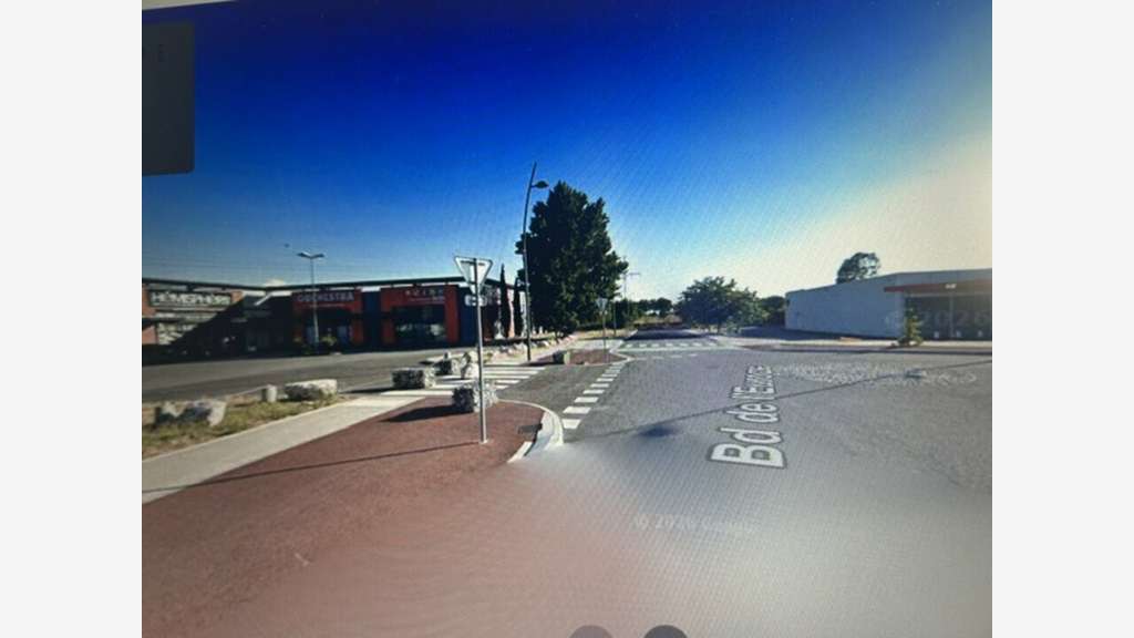 A louer local commercial 1232m² Portet-sur-Garonne