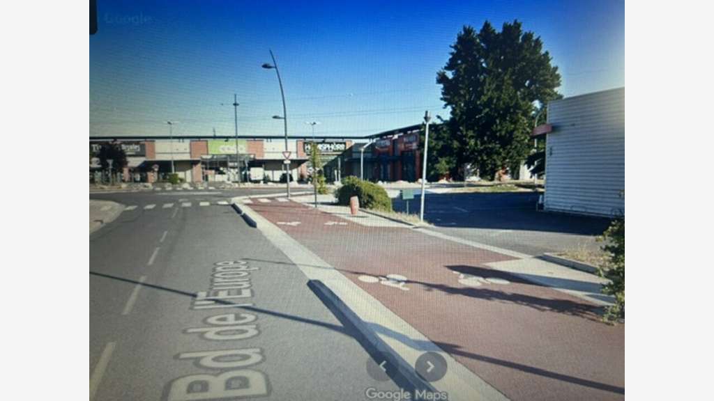 A louer local commercial 1232m² Portet-sur-Garonne