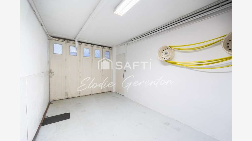 Local commercial 87m² à louer à Prades